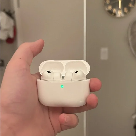 Apple White Earbud Headphones cheap certified reseller - Picture 1 of 1